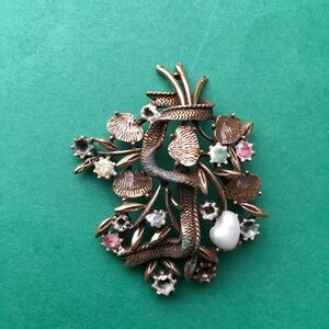 Elegant Gold and Multicolor Floral Brooch